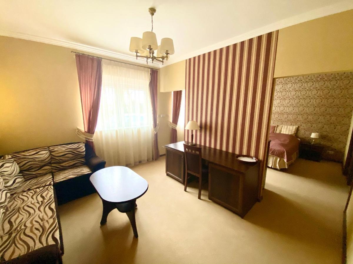 Przy Debach Hotel Stargard Szczecinski ภายนอก รูปภาพ